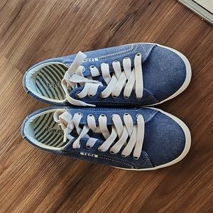 Taos moc star lace up sneaker